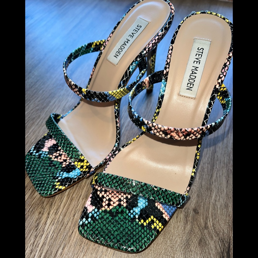 STEVE MADDEN MULTI COLOR MICHELLE SANDAL SZ 8.5